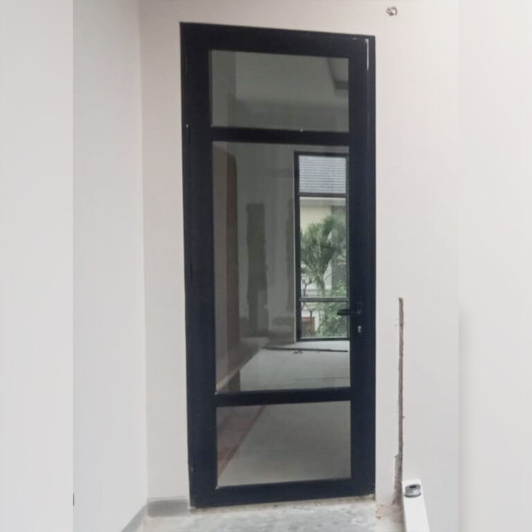 Pintu Swing