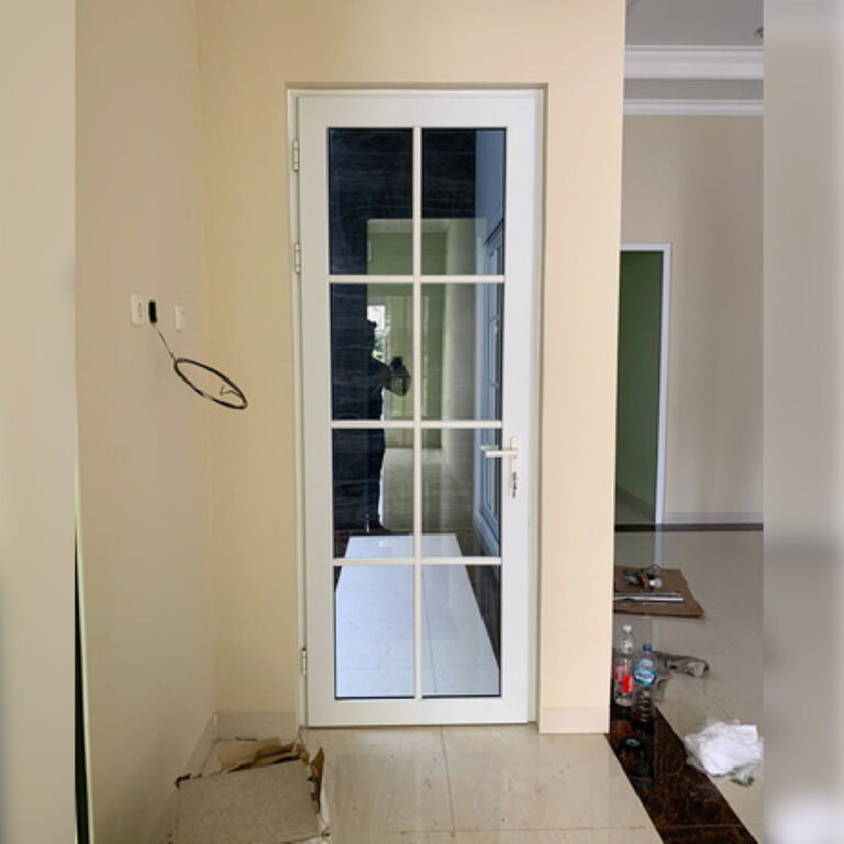 Pintu Swing Kaca 1 Daun + Ornament