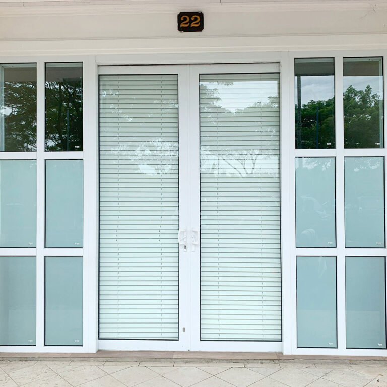 Pintu Sliding Kaca 2 Daun + Kacamati