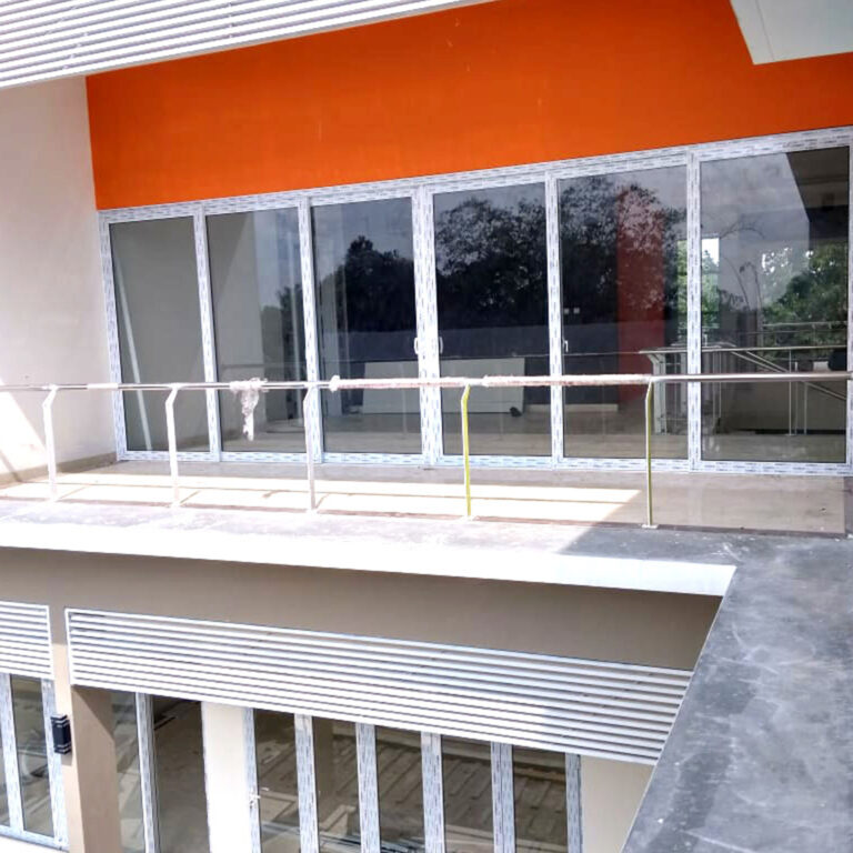 Pintu Sliding Kaca 6 Daun 3 Track