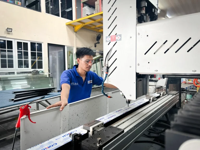 Produksi lubang kunci UPVC-GJS